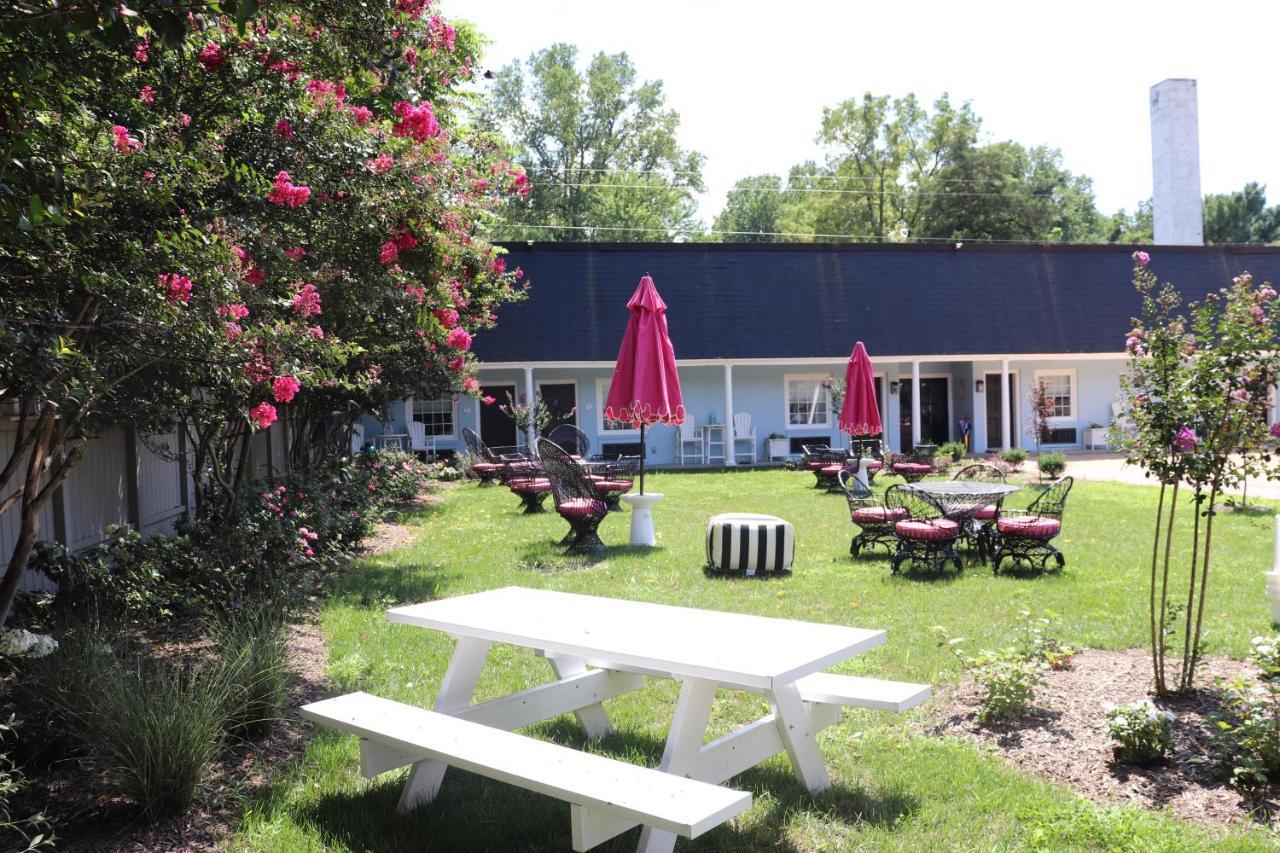 The Chesapeake Inn Urbanna ภายนอก รูปภาพ